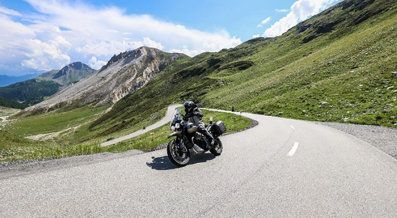 Pourquoi la moto passionne-t-elle autant ?