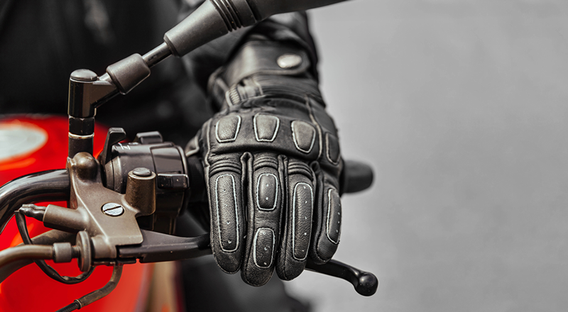 Tout savoir sur les gants moto